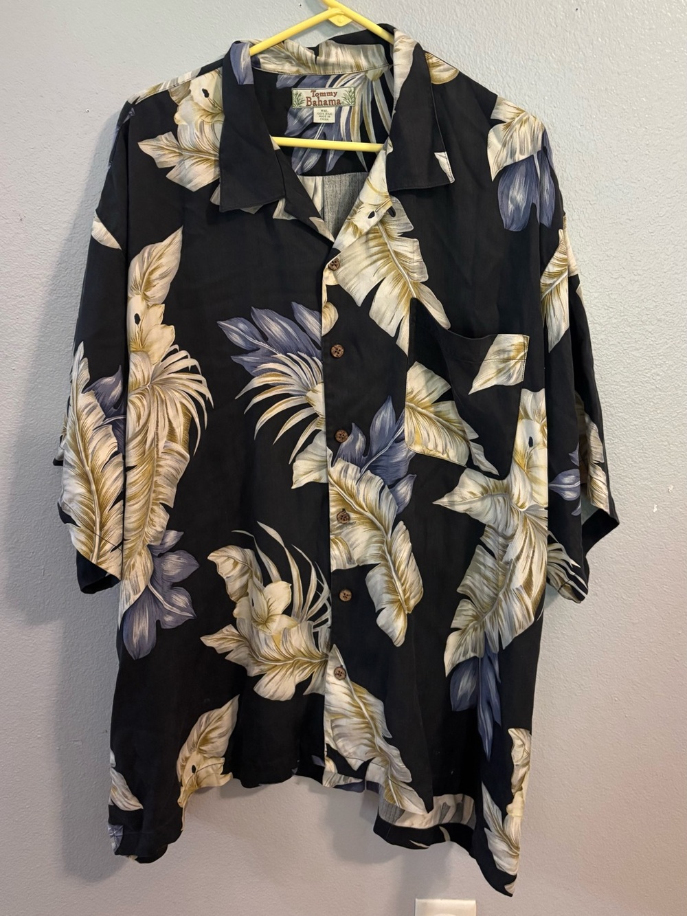 Tommy Bahama Men’s XXL Silk Camp Shirt Black Tropical Leaf Hawaiian Aloha